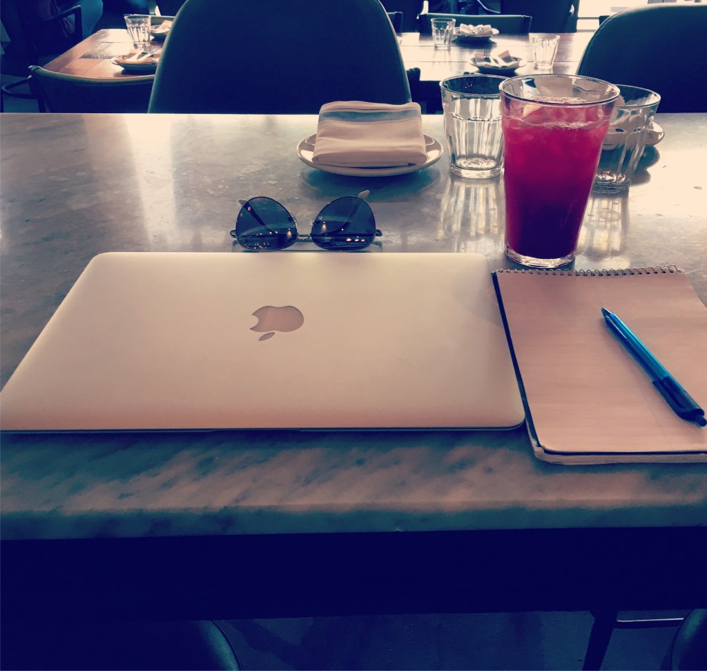 Why a Reporter Isn’t Replying to Your Story Pitch & How to Get an&nbsp;Answer